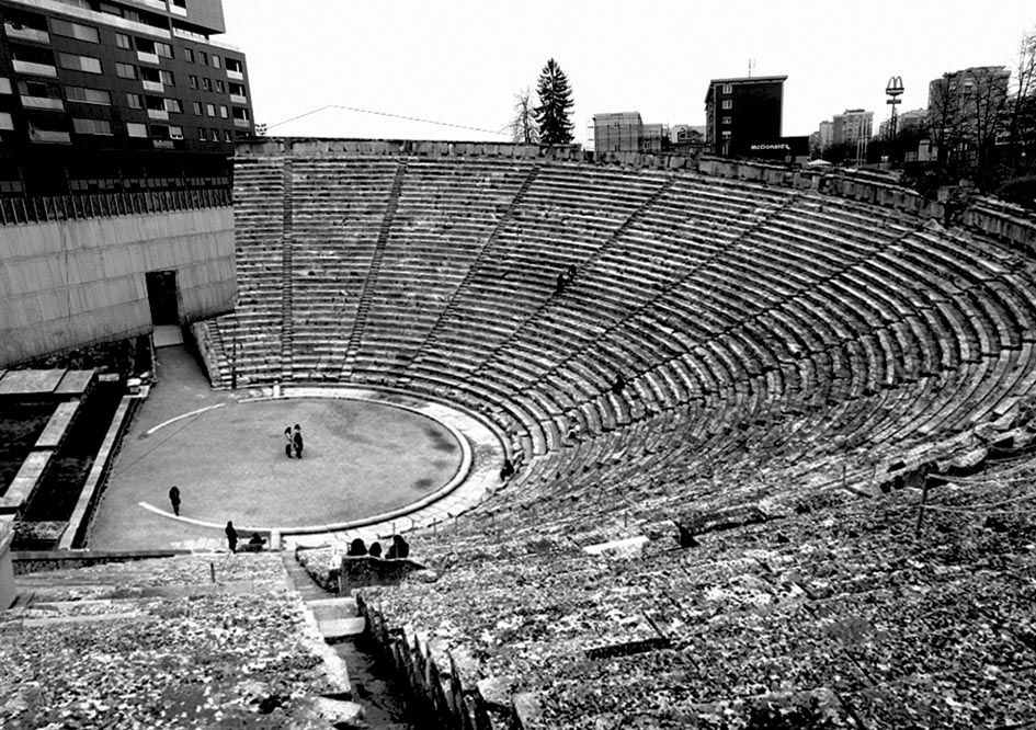 gradbena jama celovski dvori