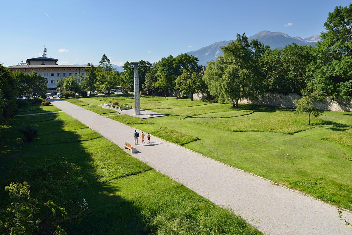 Radovljica park 06 2016