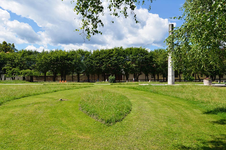 Radovljica park 06 2016
