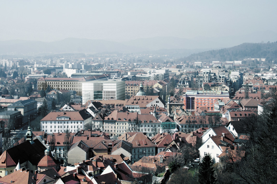 This image has an empty alt attribute; its file name is z-gradu-1-copy-900x597.jpg