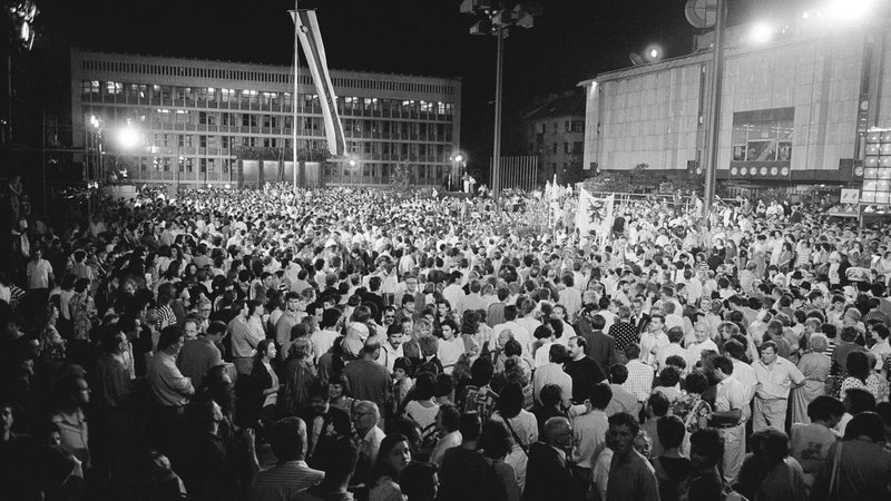 Trg revolucije republike 25. 6. 1991 Foto Borut Krajnc