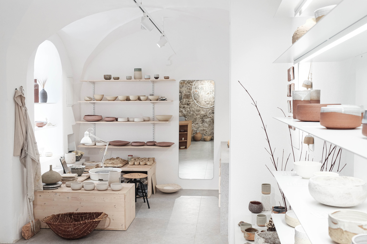 Studio-Aino-Inhand-01o