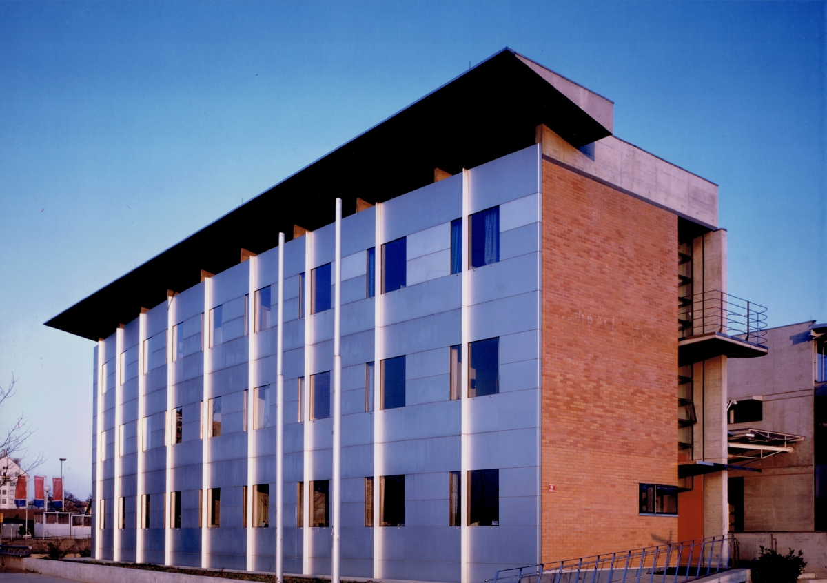 Zob casa-1995-Anton-Lesnik-Framadent-Maribor-slika 1-web