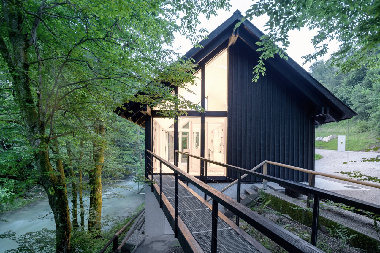 OFIS_VINTGAR-GORGE_@MIRAN-KAMBIC_02 Large