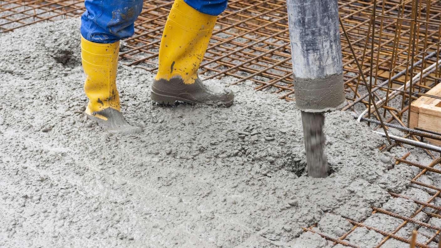 40768587-betonieren-von-einem-fundament-36VKqVlfgK7a