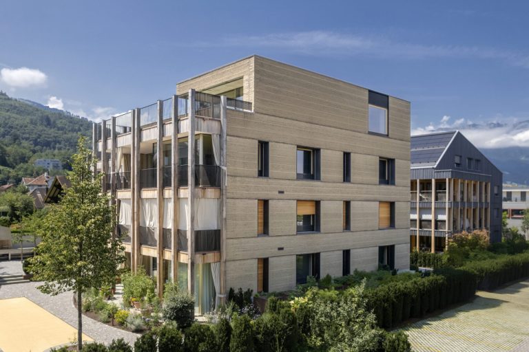 1923-240722-ci-b-cma-hdf-01-0724-scaled-1600x0-c-default