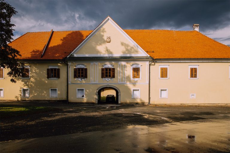 UGM naslovna