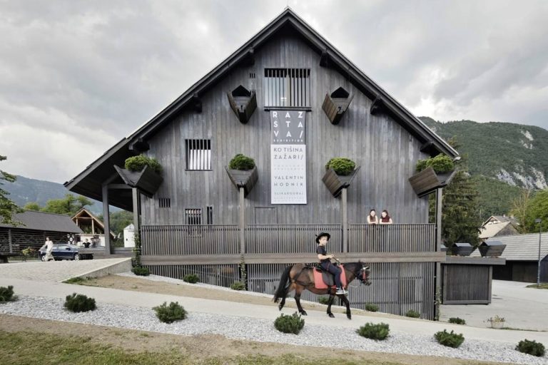 naslovna_Kulturni-dom-v-Stari-Fužini